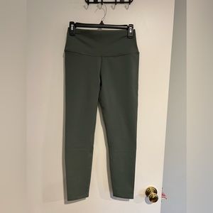 Alo Yoga leggings 7/8 length - forest green - NWOT